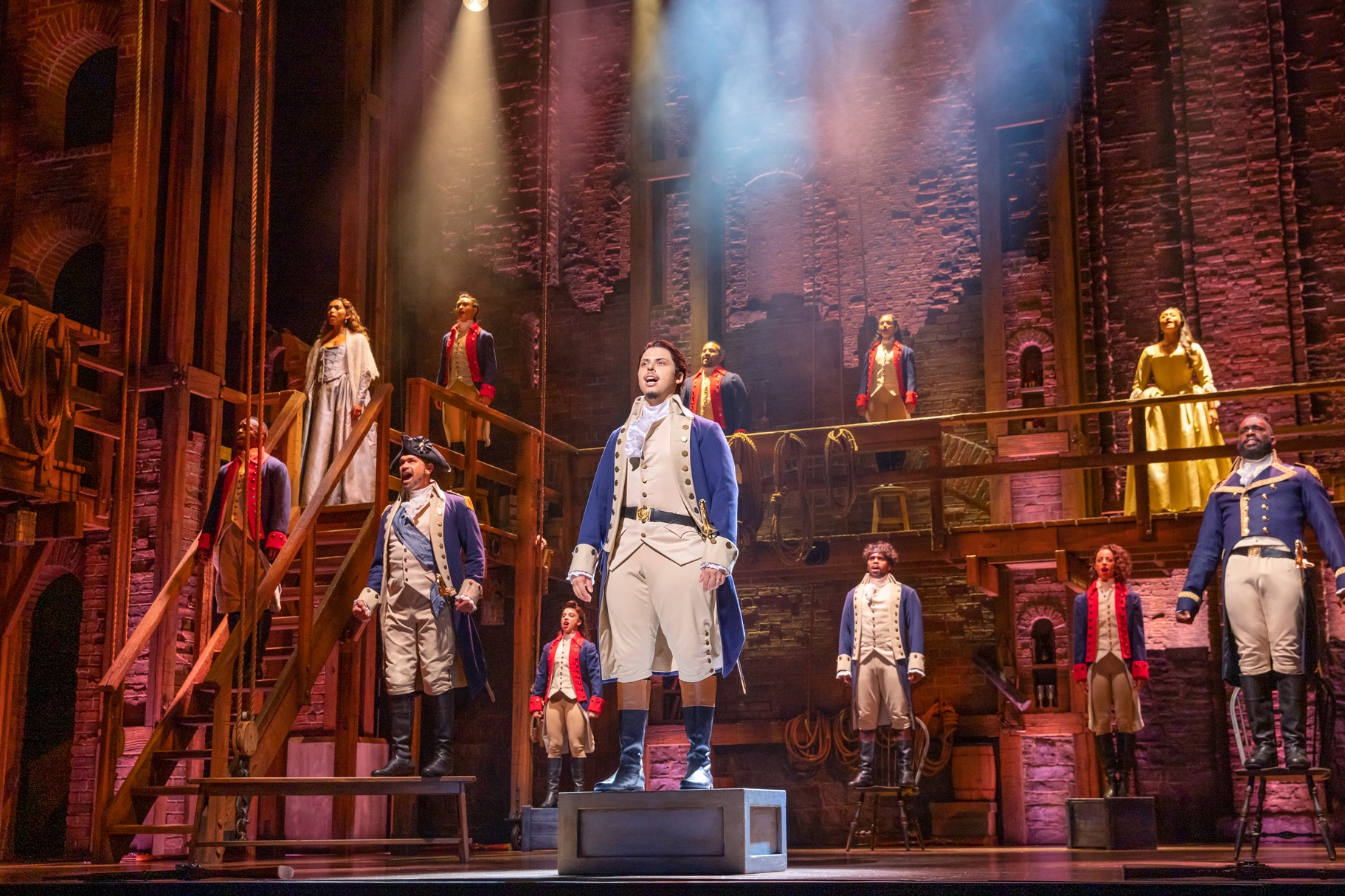 Read more about the article JASON ARROW TO LEAD THE CAST OF HAMILTON’S FIRST EVER INTERNATIONAL TOUR